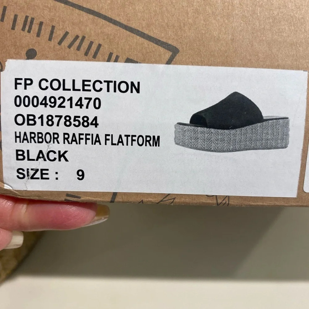 Free People women’s Black Platform Sandals size 9 new in box slip on